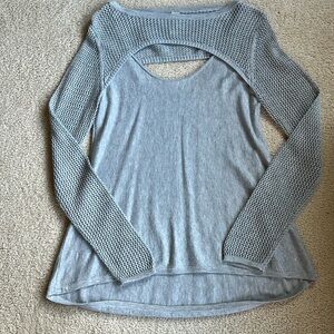 ALLISON JOY/EVEREVE gray cutout top - Size Large